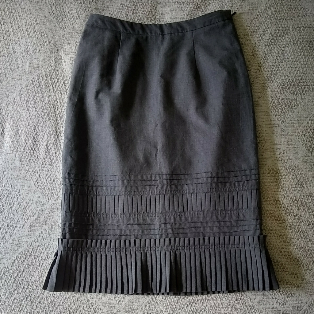 Delightful Michael Kors Skirt With Pleated Hem